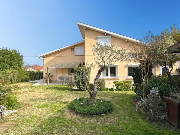 Maison 9 pièces 146 m²