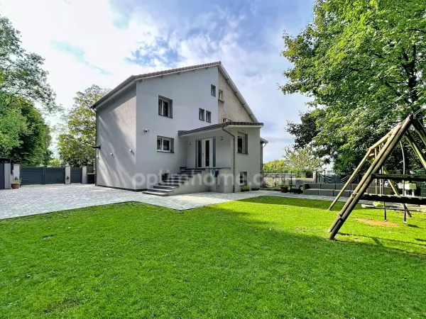 MAISON PLATEAU MONT ST MARTIN 162M2
