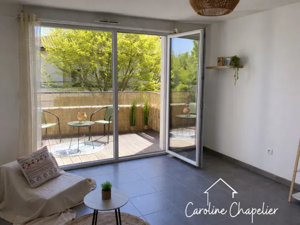 T2 lumineux en dernier étage, avec terrasse et double stationnement - Castanet