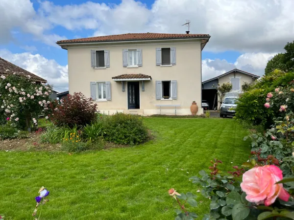 Maison de caractère entièrement rénovée avec plusieurs dépendances