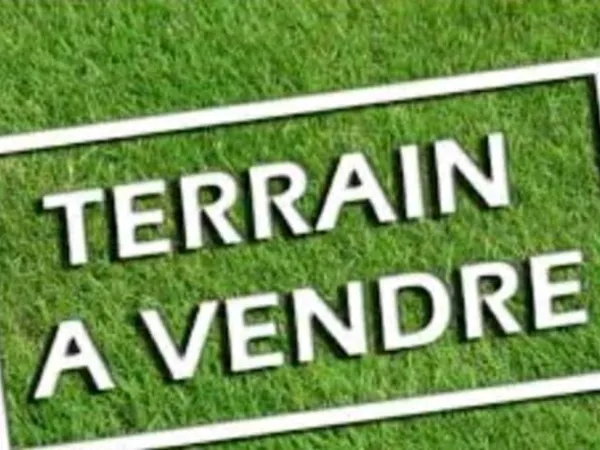 Terrain 2215 m²