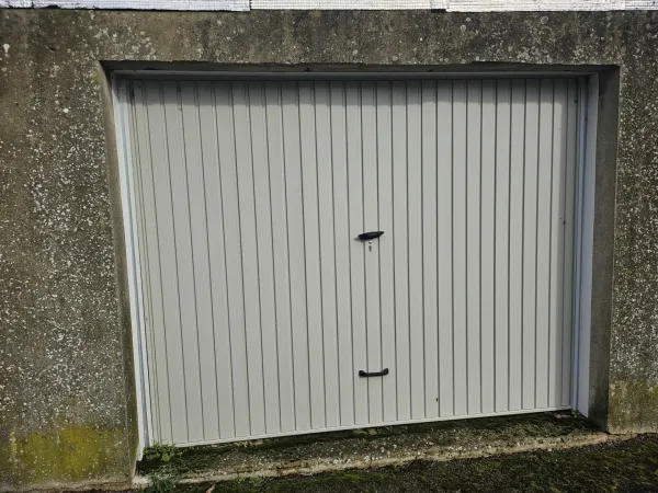 GARAGE DISPONIBLE !