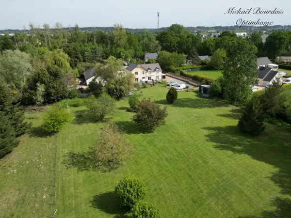 🏡 Maison familiale de caractère 190 m2 - 5 chambres - Environnement calme - Proche centre de La Flèc
