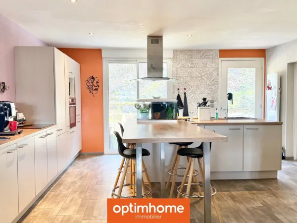 Maison familiale mitoyenne (1 côté) - 5 chambres - 180 m² - Entièrement rénovée - Exclusivité à Arch