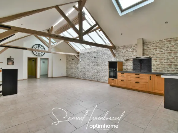 Loft lumineux et atypique en plein coeur de Lisieux - 93 m²