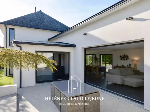 MAISON CONTEMPORAINE - 173 m² - KERVIGNAC