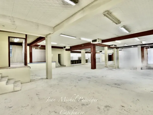 Commerce 4 pièces 420 m²