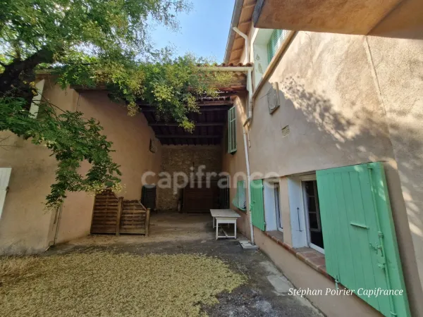 Maison 12 pièces 275 m²