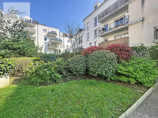 LE PERREUX-SUR-MARNE - VUE EXCEPTIONNELLE SUR LA MARNE - 2 MIN RER A - 4 PIÈCES 75 M² - DERNIER ÉTAG