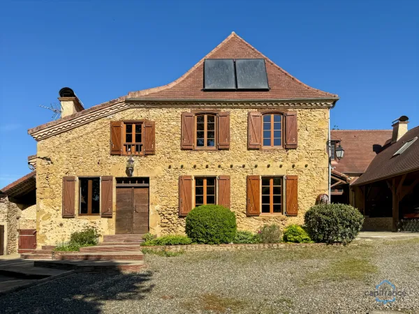 Maison 8 pièces 270 m²