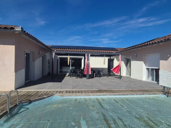 Maison à vendre 5 pièces ARPAJON SUR CERE (15)