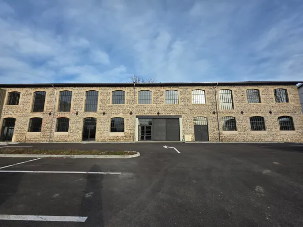 Commerce 1 pièce 216 m²