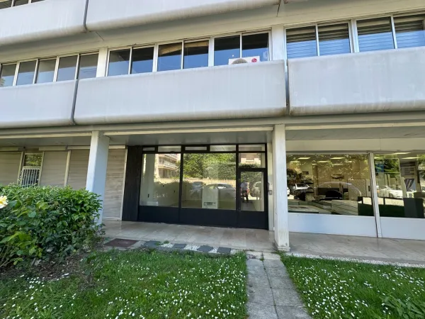Local commercial 2 pièces 45 m²