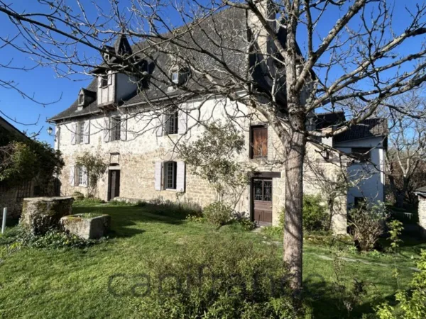 Propriété 7 pièces 236 m²