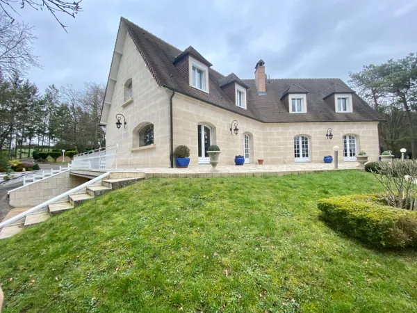 Maison 7 pièces 296 m²