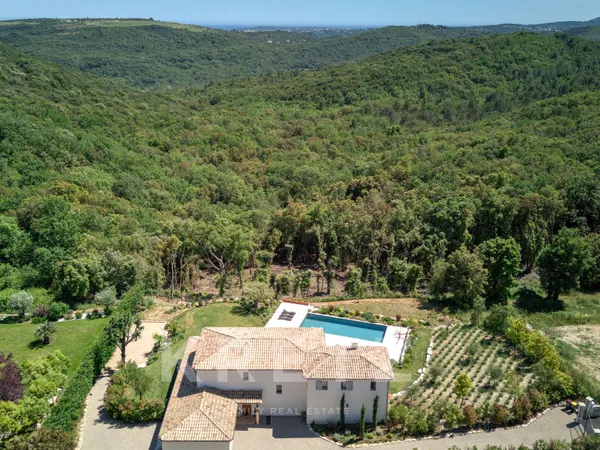 Propriété provençale- Domaine privé- Roquefort-les-pins