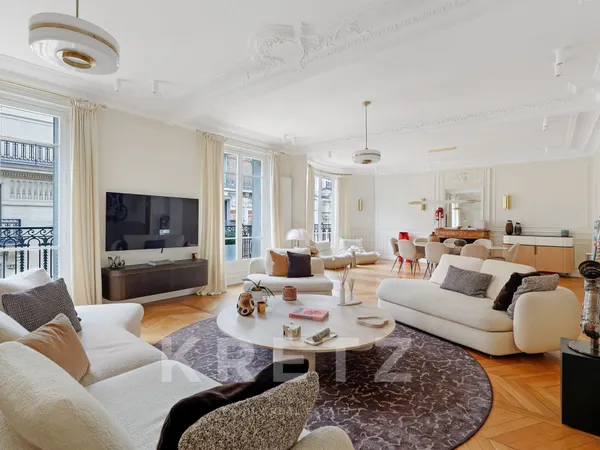 NEUILLY-SUR-SEINE - ROULE / PERETTI - 180 m² - 4 chambres en suite