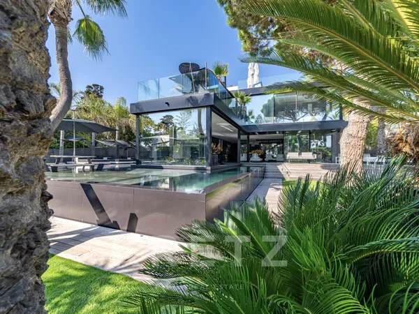 Prestigieuse villa d'architecte vue mer