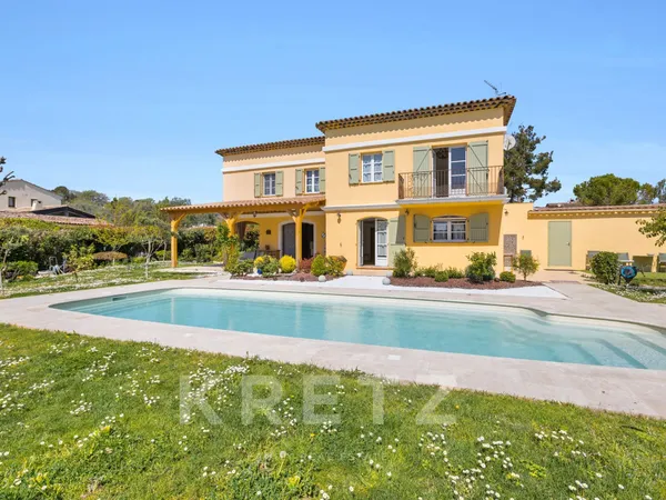 VILLA 5 CHAMBRES GRAND JARDIN A PIED DU VILLAGE DE VALBONNE