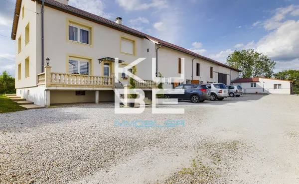 Maison 9 pièces 355 m²