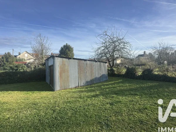 Terrain 750 m²