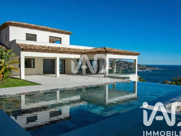 Maison 9 pièces 416 m²