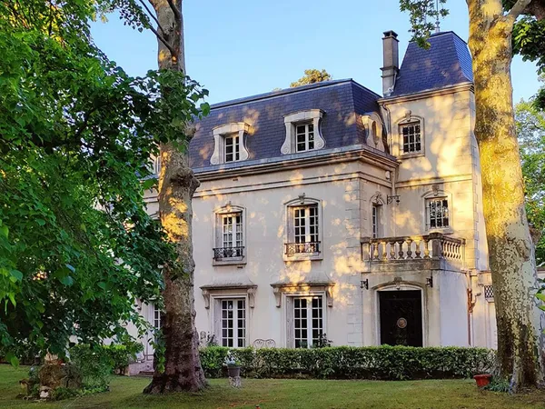 Demeure bourgeoise grand parc 8 pièces Neuilly-Plaisance (93360)