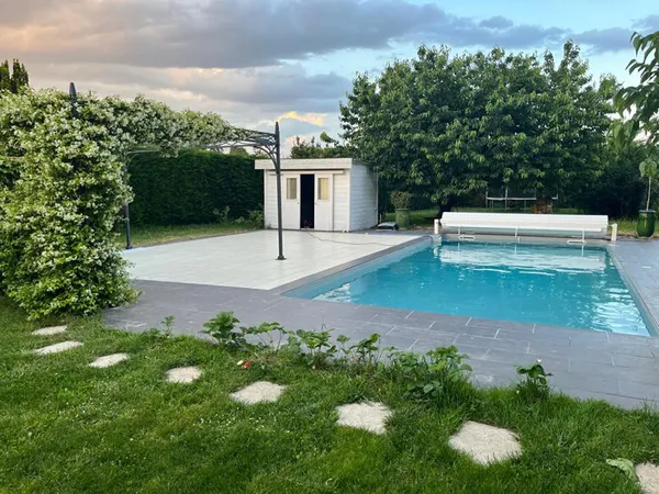 Maison Quincieux 7 pièces 204 m2, piscine