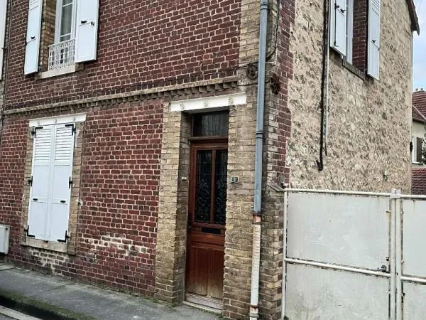 Maison de ville 3 chambres avec court privée