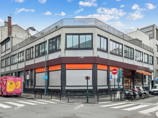 Local professionnel 1102 m²