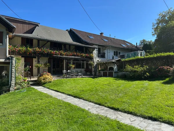 Maison 7 pièces 210 m²