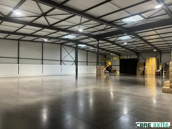 Local industriel 5232 m²