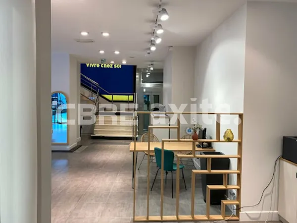 Local commercial 174 m²