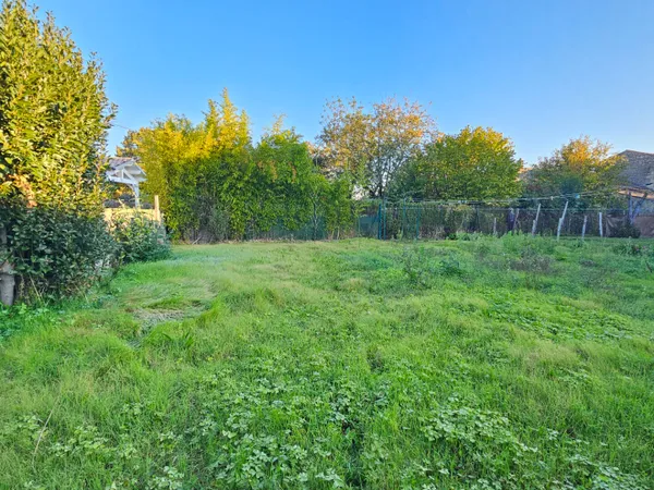 Terrain 179 m²