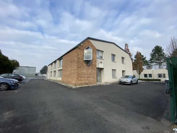 Local industriel 760 m²