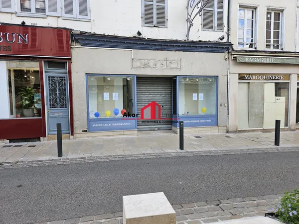 Local commercial 180 m²