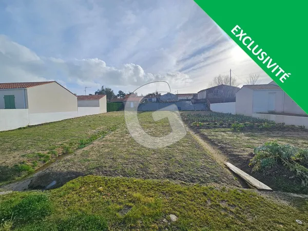 Terrain 800 m²