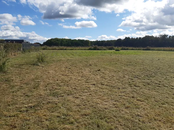 Terrain 1371 m²