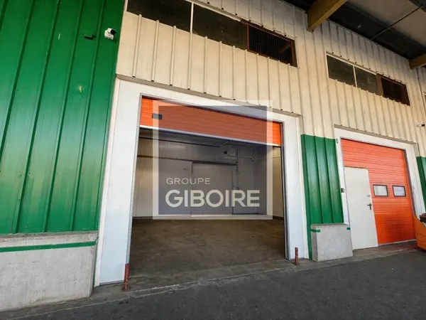Local industriel 118 m²