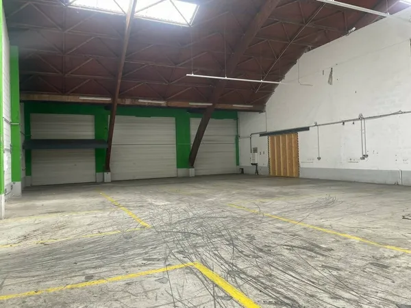 Local industriel 480 m²