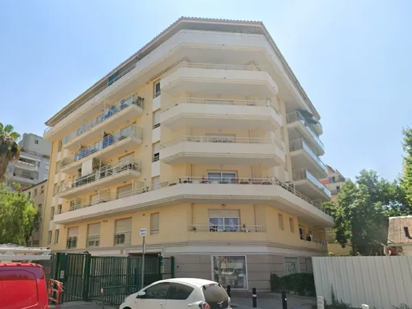 Stationnement Location Nice   90€