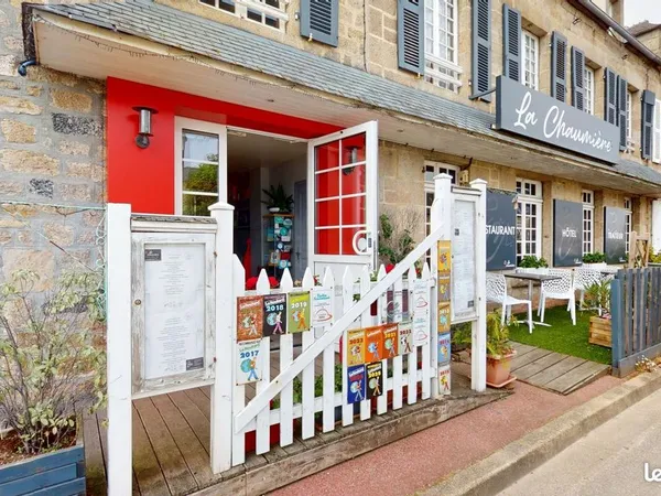 Commerce restaurant, hôtel Quettehou