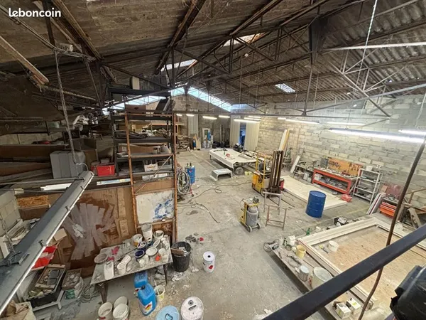 Local industriel 438 m²