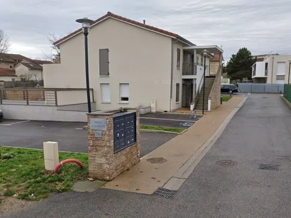 Parking/box Craponne