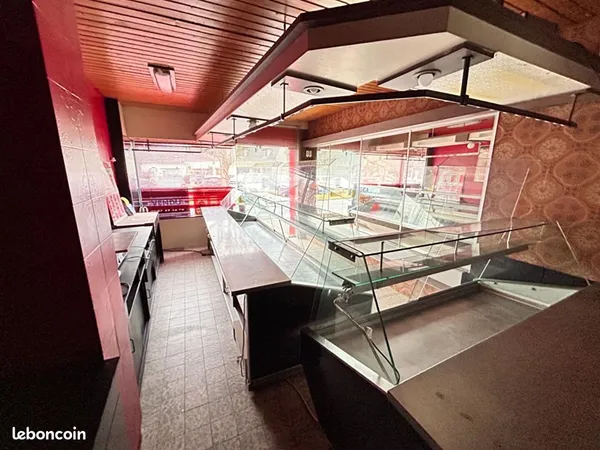 Local commercial 140 m²