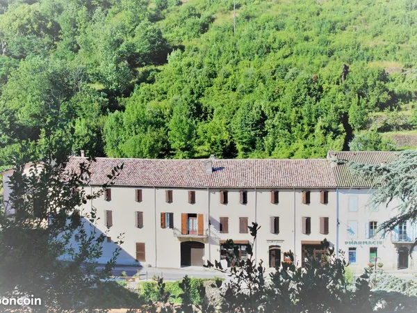 Gîte 27 pièces 1100 m²