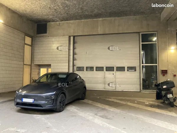 Local d'activité 2 157 m²