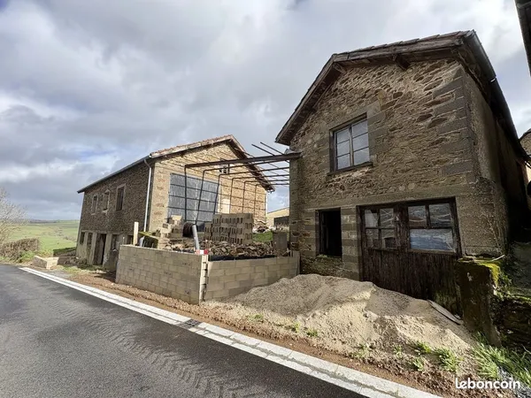 Grange 3 pièces 300 m² 