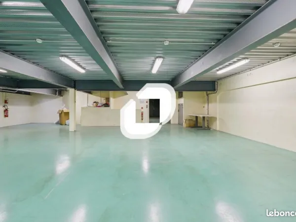 Local d'activité 334 m²