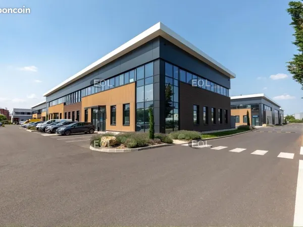 Local bureaux 797 m²